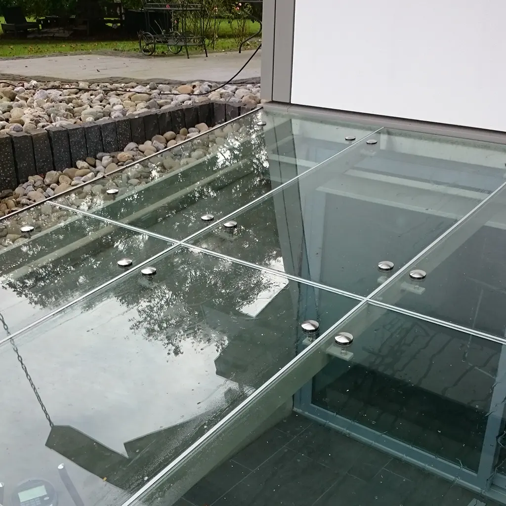 Glasfugen auf Glasdach in Hamburg